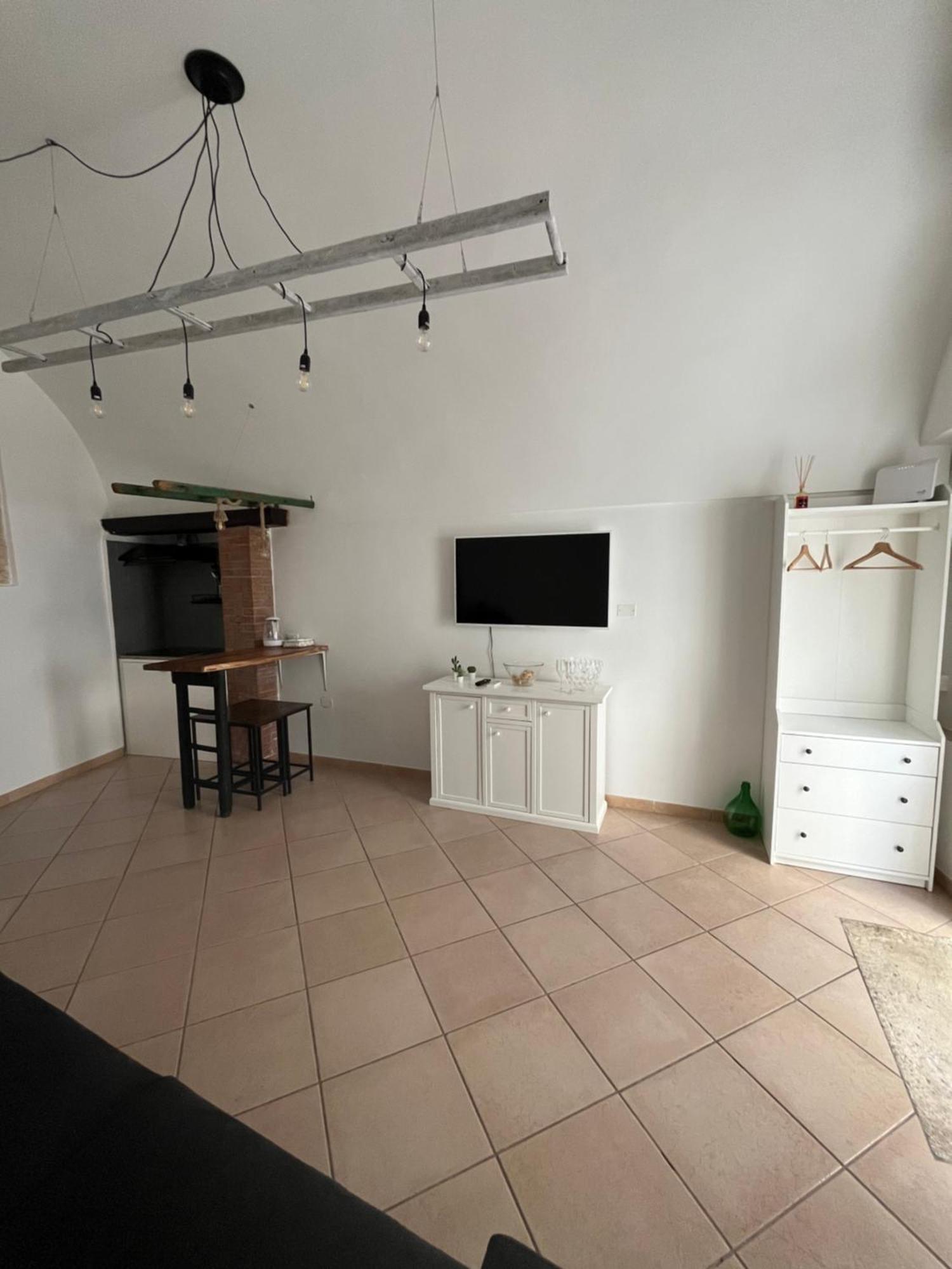 Ostuni 21Mqsuitehomes, Appartamento Con Mini Piscina Privata, Appartamenti Con Vasca Idromassaggio & Appartamenti Standard Exterior photo