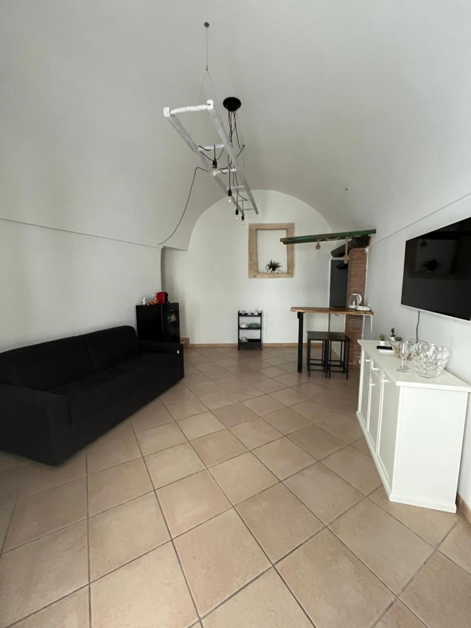 Ostuni 21Mqsuitehomes, Appartamento Con Mini Piscina Privata, Appartamenti Con Vasca Idromassaggio & Appartamenti Standard Exterior photo
