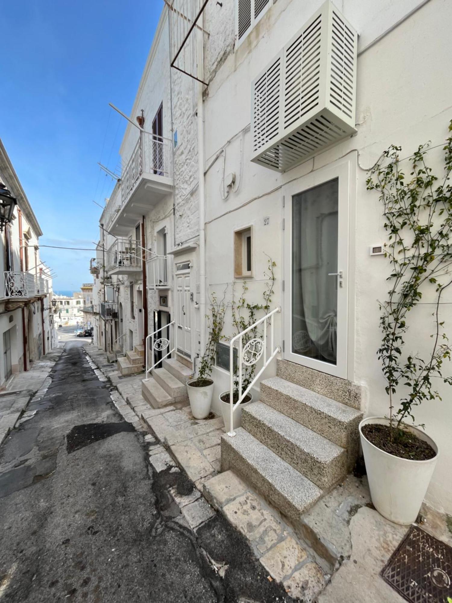Ostuni 21Mqsuitehomes, Appartamento Con Mini Piscina Privata, Appartamenti Con Vasca Idromassaggio & Appartamenti Standard Exterior photo